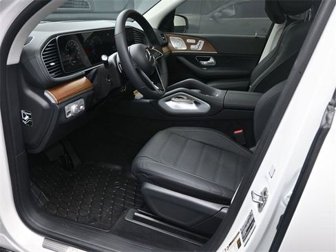New 2026 Mercedes-Benz GLS 450 4MATIC image 17