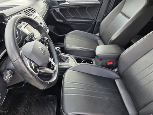 Used 2024 Volkswagen Tiguan SE R-Line image 13