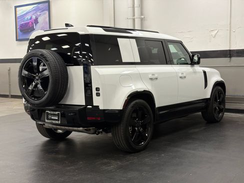 Used 2026 Land Rover Defender 110 X-Dynamic SE AWD/4WD image 13