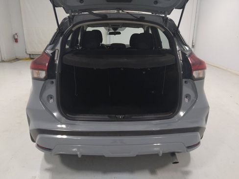 Used 2021 Nissan Kicks SR w/ Exterior Package FWD image 29