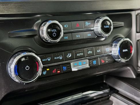 New 2026 Ford F250 Lariat w/ Black Appearance Package image 18