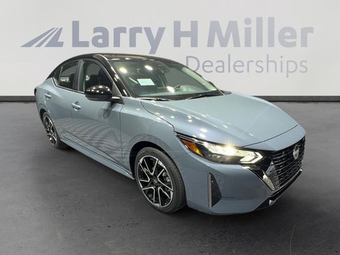 New 2025 Nissan Sentra SR image 7