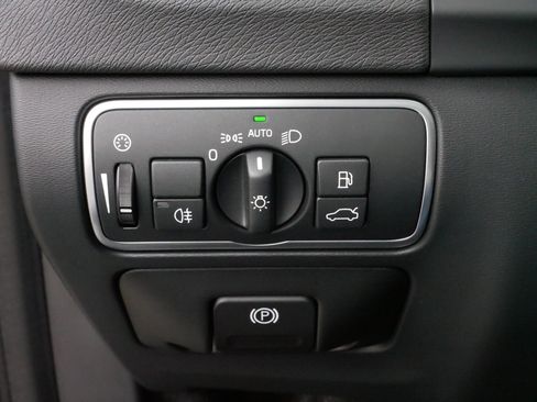 Used 2018 Volvo V60 T5 Cross Country w/ Convenience Package image 27