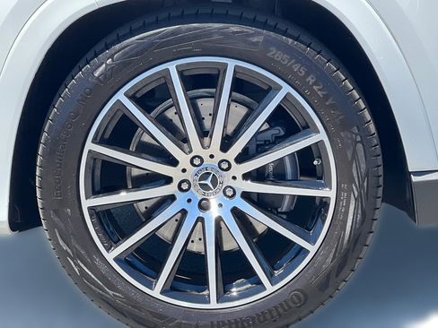 Used 2026 Mercedes-Benz GLS 580 4MATIC image 12