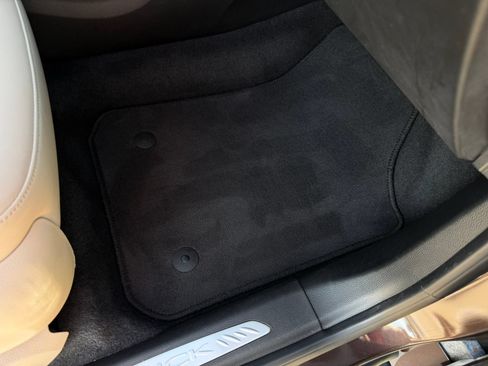Used 2020 Buick Envision Essence FWD image 14