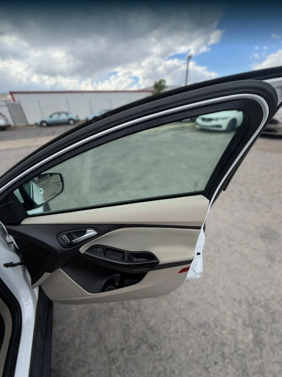 Used 2018 Ford Focus Electric Hatchback FWD image 19