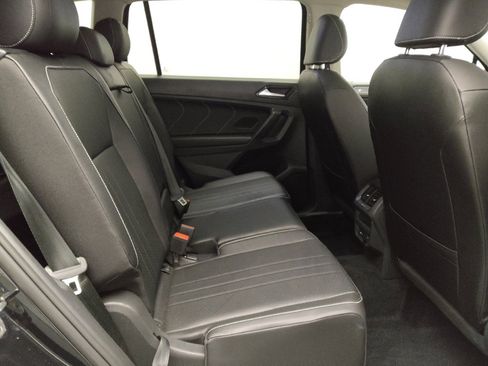 Used 2022 Volkswagen Tiguan SE image 19