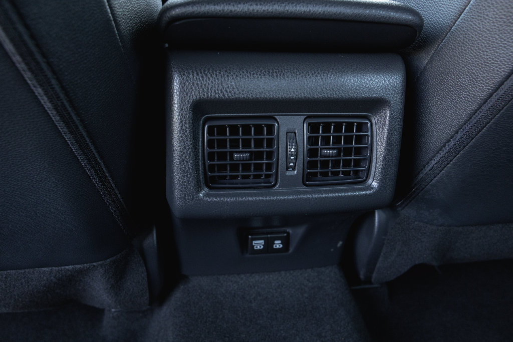 Certified 2025 Toyota Camry SE FWD image 28