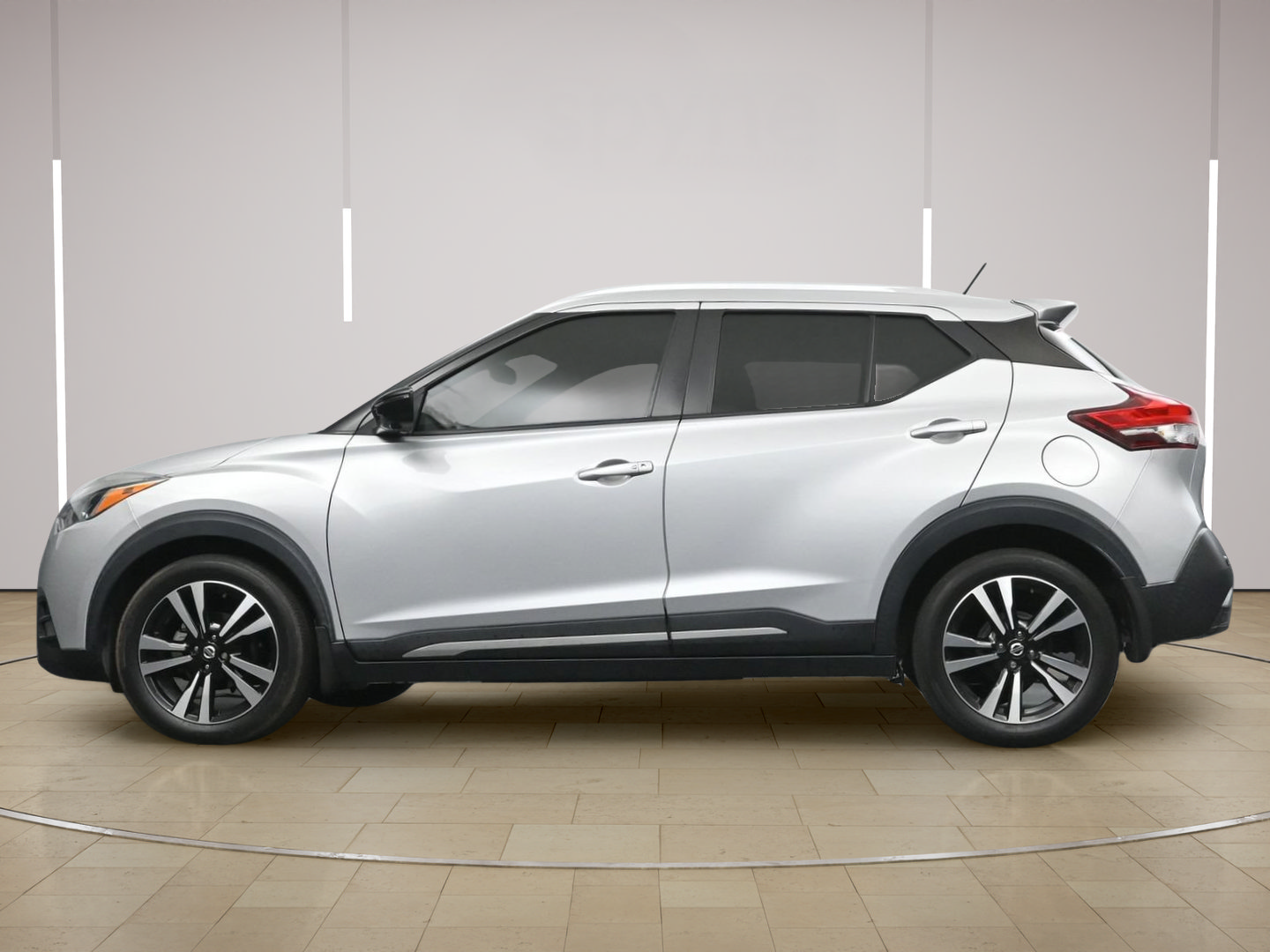 Used 2020 Nissan Kicks SR w/ SR Premium Package FWD image 28