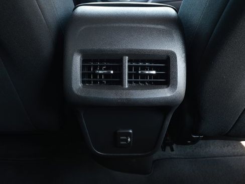 Used 2024 Chevrolet Equinox LT image 29