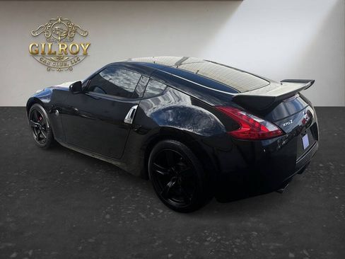 Used 2009 Nissan 370Z Coupe RWD image 11