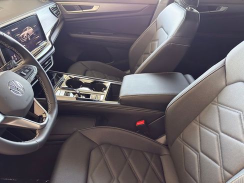 New 2026 Volkswagen Atlas Cross Sport SE FWD image 12