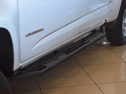 Used 2018 Chevrolet Colorado Z71 AWD/4WD image 16