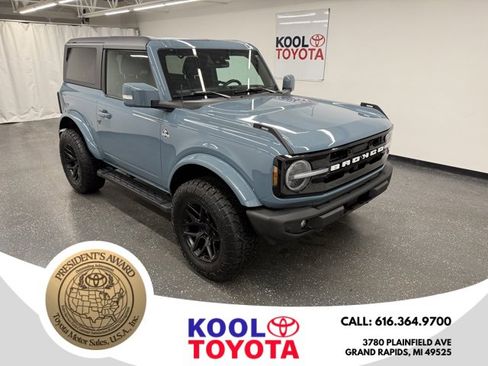 Used 2023 Ford Bronco Outer Banks image 1