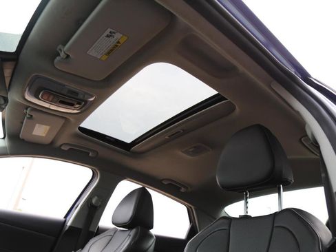 Used 2024 Hyundai Elantra Limited image 22