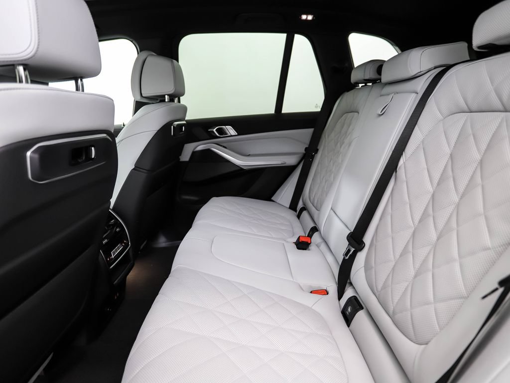 Used 2026 BMW X5 xDrive40i w/ M Sport Package AWD/4WD image 21