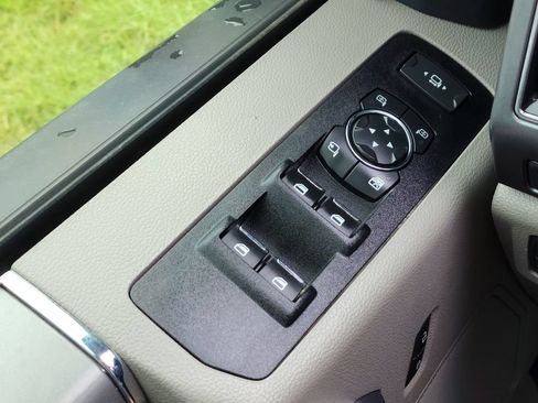 Used 2022 Ford F250 XLT w/ XLT Premium Package AWD/4WD image 29