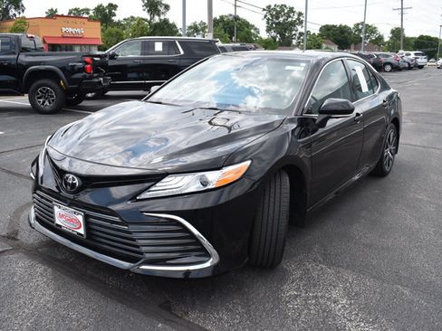 Used 2024 Toyota Camry XLE w/ Navigation Package AWD/4WD image 3