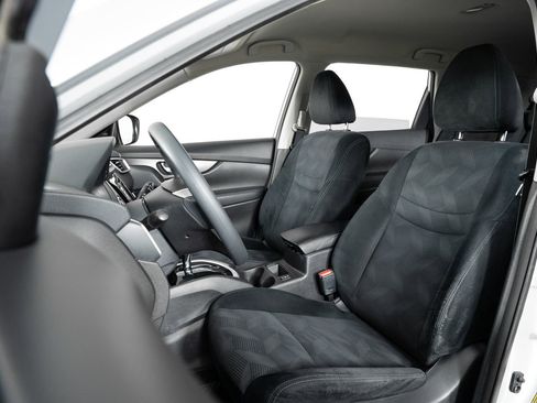 Used 2015 Nissan Rogue SV w/ SV Premium Package image 15