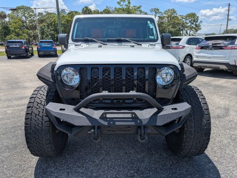 Used 2022 Jeep Gladiator Sport AWD/4WD image 9