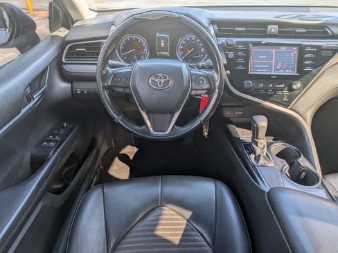 Used 2020 Toyota Camry SE FWD image 16