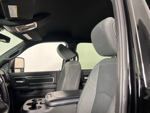 Used 2024 RAM 2500 Big Horn w/ Safety Group image 24