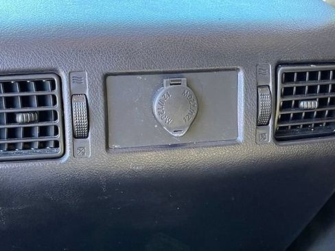 Used 2018 Toyota Tundra Limited w/ Limited Premium Package AWD/4WD image 28