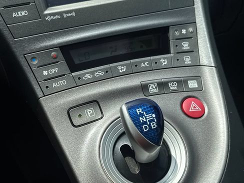 Used 2015 Toyota Prius Three w/ Solar Roof Package FWD image 25