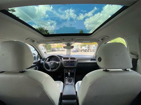 Used 2020 Volkswagen Tiguan SEL image 13