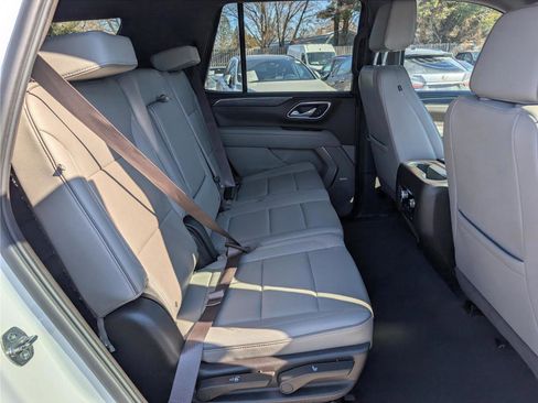 Used 2024 GMC Yukon SLT image 12