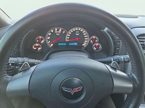 Used 2006 Chevrolet Corvette Convertible w/ Preferred Equipment Group RWD image 24