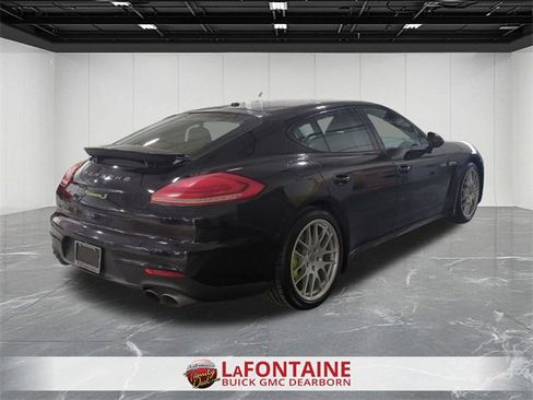 Used 2014 Porsche Panamera S image 8