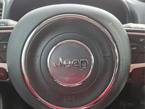 Used 2020 Jeep Renegade Sport image 22