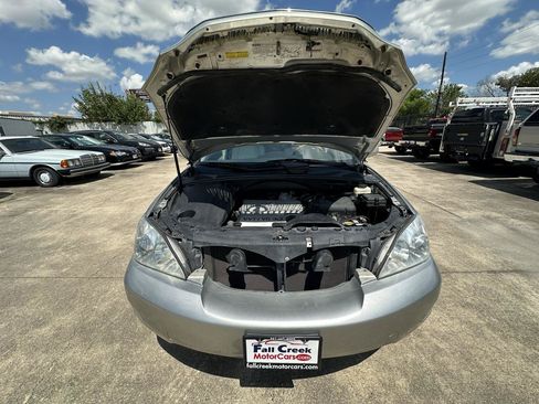 Used 2005 Lexus RX 330 w/ Premium Pkg FWD image 18