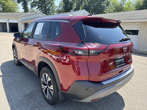 Used 2023 Nissan Rogue SV w/ SV Premium B Package AWD/4WD image 8