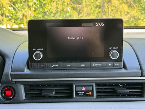 Certified 2023 Honda Pilot LX image 15