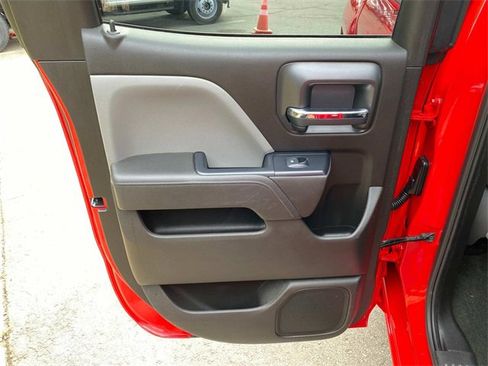 Used 2018 Chevrolet Silverado 1500 Custom w/ Custom Convenience Package image 10