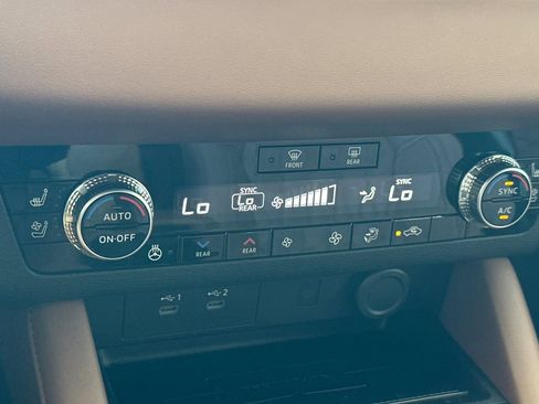 New 2025 Mitsubishi Outlander SEL image 19