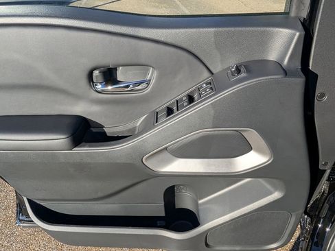 New 2026 Nissan Frontier SV image 23