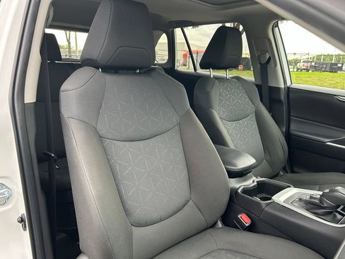 Used 2024 Toyota RAV4 XLE w/ Convenience Package AWD/4WD image 16
