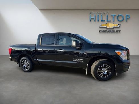 Used 2021 Nissan Titan SV w/ SV Convenience Package image 3