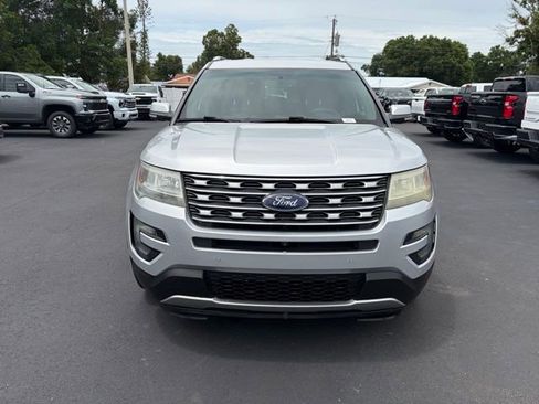 Used 2016 Ford Explorer Limited FWD image 2