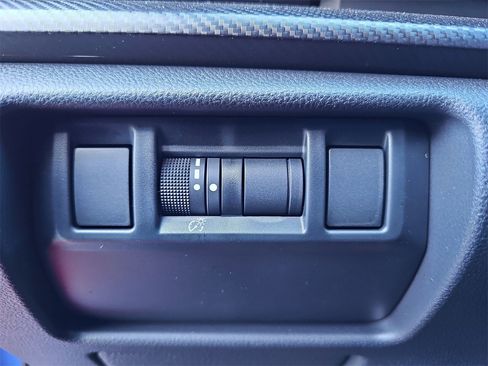 Certified 2025 Subaru Crosstrek 2.0i Premium image 25