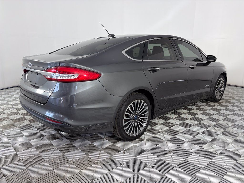 Used 2018 Ford Fusion SE w/ Equipment Group 602A FWD image 7