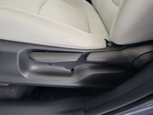 Certified 2022 Toyota Corolla Cross LE image 16