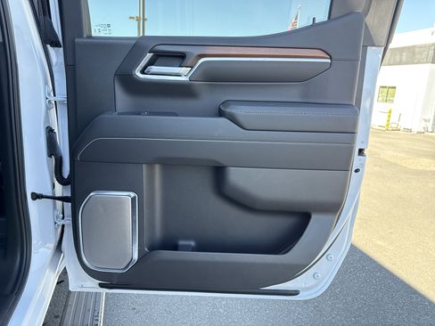 Used 2025 GMC Sierra 1500 Denali w/ Denali Reserve Package image 50