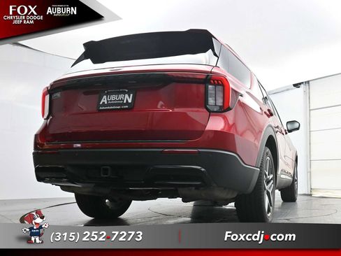 Used 2025 Ford Explorer ST-Line w/ ST-Line Street Pack AWD/4WD image 24