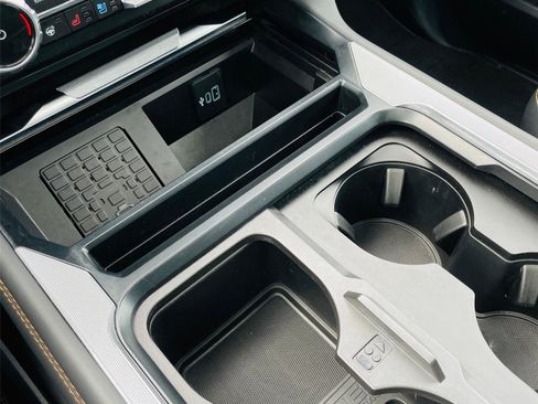 Used 2023 Ford F350 Platinum image 17