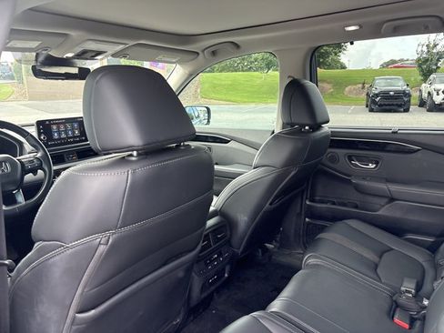 Used 2025 Honda Pilot Touring image 18