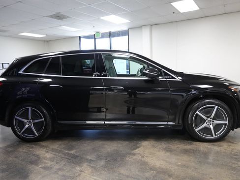 Used 2023 Mercedes-Benz EQS 580 4MATIC SUV image 6